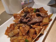 湿炒牛河-避风塘(宝山万达店)