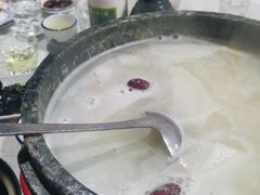 -墨脱石锅椰子鸡•香草鸭•东山羊(大东海店)