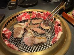-铭牛烧肉·和牛海鲜自助(高新月牙湖店)