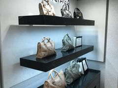 -文艺复兴百货(米兰大教堂广场店)