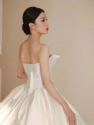 -Lady  Jane高端婚纱礼服馆