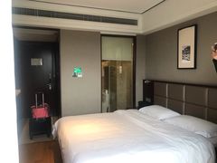 -铂逸梦秦酒店(横店梦幻谷店)