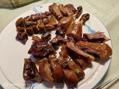 -土砂锅生态山庄·非遗砂锅雅鱼