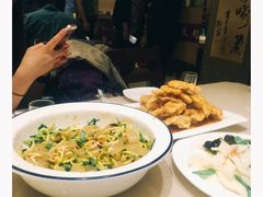 -老码头黑皮肘子锅包肉(赣水路店)