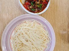 -歹歹的加个面过油肉拌面
