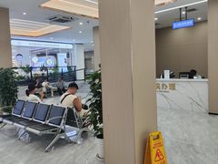 -上海大学附属上海和平眼科医院