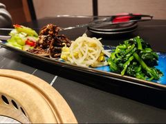 -山川小町·极番烧肉(新地假日广场店)