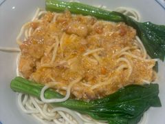 一啖入魂蟹黄广府捞粗-喜势点·糖沙翁手工茶点·本地人茶居(永庆坊店)