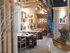-墨居上隐·院子里火锅(峨眉店)