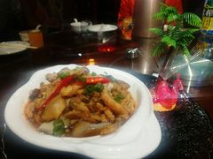 -东来菜馆•手抓海鲜家常菜•海鲜锅贴(鸽子窝店)