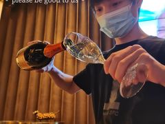 -wineapp葡萄酒餐吧(外滩金融中心店)
