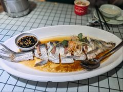 火腿清蒸大白鱼-藜蒿腊肉·飘香堂赣菜老酒文化餐厅