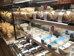 面包甜点陈列柜-超港·蛋糕面包(国购店)