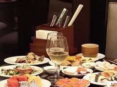 -广州万富希尔顿酒店-感趣自助餐厅·生蚝海鲜刺身