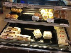 面包甜点陈列柜-苹果花园(襄阳南路店)