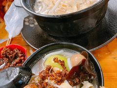 -丽虹云南过桥米线(兴工街店)