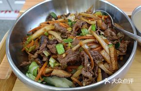 Shiitake and King Oyster Mushroom Stir-Fry with Beef Rice