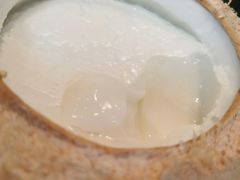 -志龙皇冠吃货椰子铺