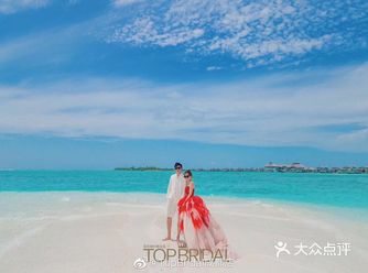 NICOLE + FELICIA 浪漫耀眼的红色礼服