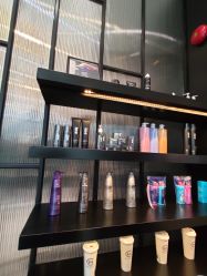 -HAIR CORNER