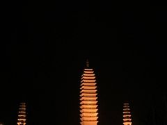 -三塔倒影公园