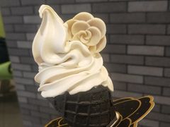 甜品站山茶花风味华夫筒-麦当劳(龙湖北京大兴天街店)