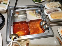 -海底捞火锅(新松江路生日主题店)
