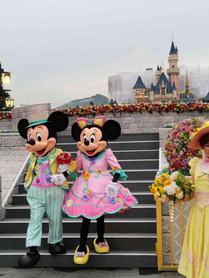 皇室宴会厅-"迪士尼里面的套餐分量都很足,因为室内的座.