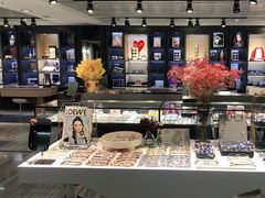 -宏宇眼镜蔡司依视路折扣店(兆佳眼镜城店)