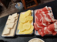 -灶知轩湘西石锅鱼(万佳广场店)
