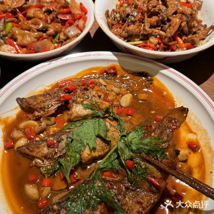 畅享江西辣，就来星火小院