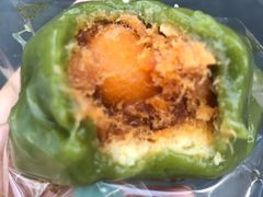 冰皮月亮蛋糕一整颗咸蛋黄-罗森便利店(鱼市街店)