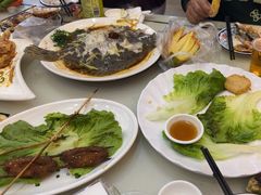 -覃记海鲜美食餐厅