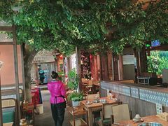 -野山舂·贵州现舂酸汤火锅(鸿通城店)