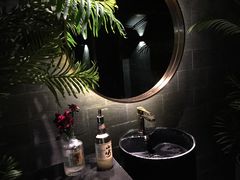 -UNI UNI(环亚凯瑟琳店)