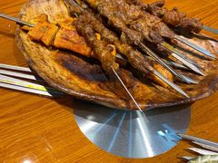 -乡村馕坑肉·烧烤·新疆菜·本地人更爱吃(阿勒泰首店)