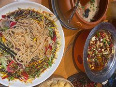 -老滇山寨•云南特色菜•地方菜•民族风情歌舞表演(金碧店)