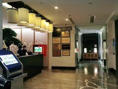 -新盈光·云会所(百丈东路店)