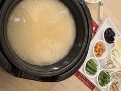 -花馬肆.云南过桥米线(汉神购物广场现场熬汤店)