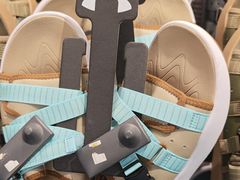 -UNDER ARMOUR(八达岭奥莱店)