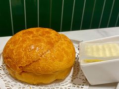 菠萝包-粤港湾砂锅粥·宵夜(宝龙店)
