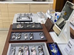 -视野联行眼镜·蔡司·尼康战略合作店(城西银泰店)