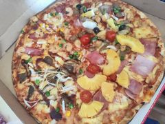 黄金假日巨大的披萨-必胜客(松雷店)