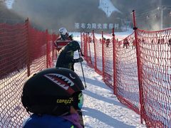 -亚布力新体委滑雪场