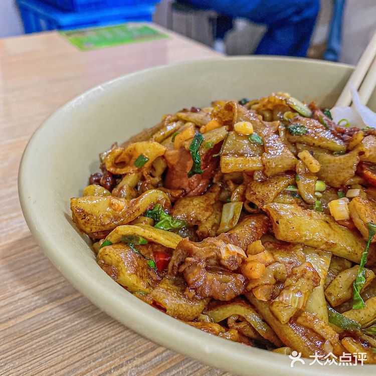 三狗/双黄牛肉炒豆丝⁉️哪一家更好吃..❓
