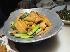 -西湖书堤(平湖八佰伴店)