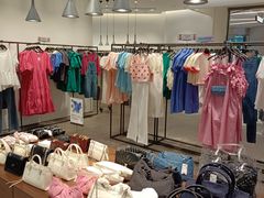 -URBAN REVIVO(上海中庚漫游城店)