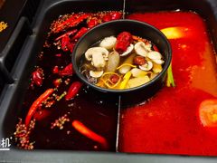 -老牌坊云南鱼豆花火锅(爱建店)