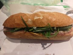 -Bánh Mì Huynh Hoa