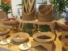 -大中华希尔顿酒店-念自助餐·嗨啤·小龙虾
